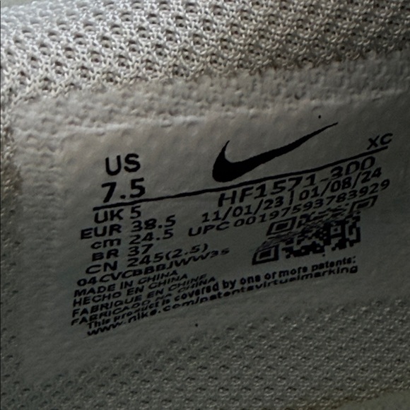 Nike Girls/Womens Basketball Sneakers - Picture 10 of 14